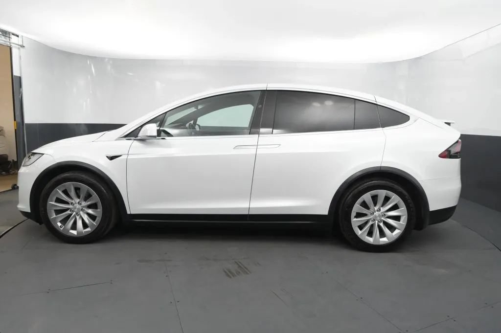 Used 2020 Tesla Model X Long Range AWD/4WD image 2