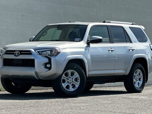Used 2024 Toyota 4Runner SR5 RWD image 8