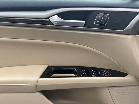 Used 2013 Ford Fusion SE FWD image 11