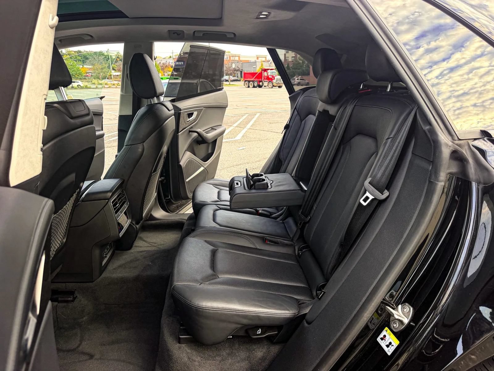 Used 2023 Audi Q8 Prestige AWD/4WD image 17