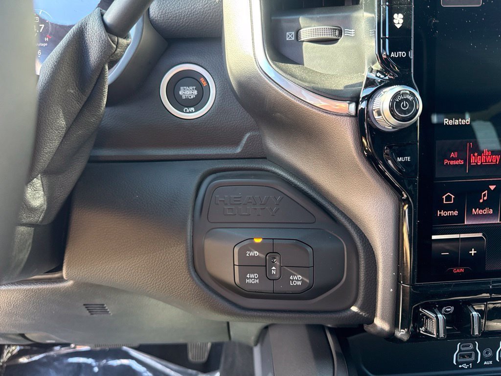 New 2027 RAM 2500 Laramie w/ Night Edition AWD/4WD image 15