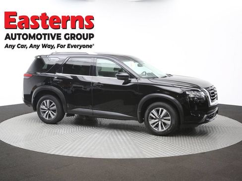 Used 2022 Nissan Pathfinder SL AWD/4WD image 46