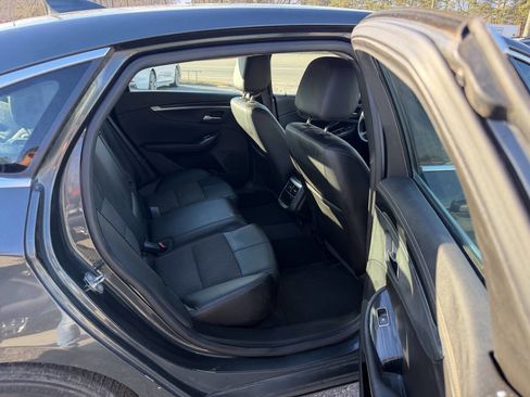 Used 2019 Chevrolet Impala LT image 16