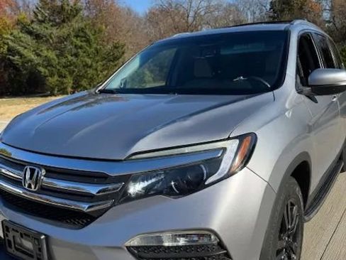 Used 2017 Honda Pilot EX-L image 2