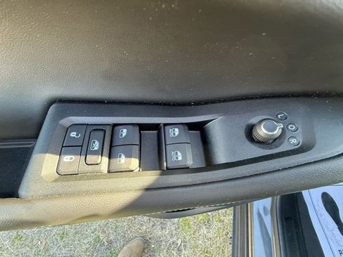 Used 2024 Jeep Grand Cherokee L Laredo w/ Luxury Tech Group I image 21