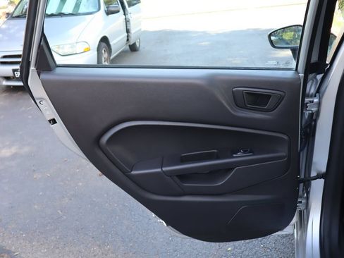 Used 2017 Ford Fiesta SE FWD image 24