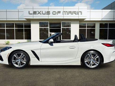 Used 2025 BMW Z4 sDrive30i RWD image 2