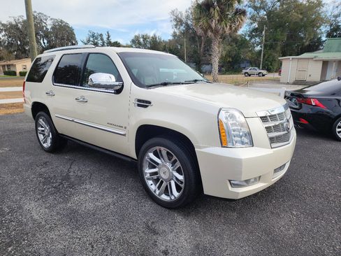 Used 2009 Cadillac Escalade Platinum image 8