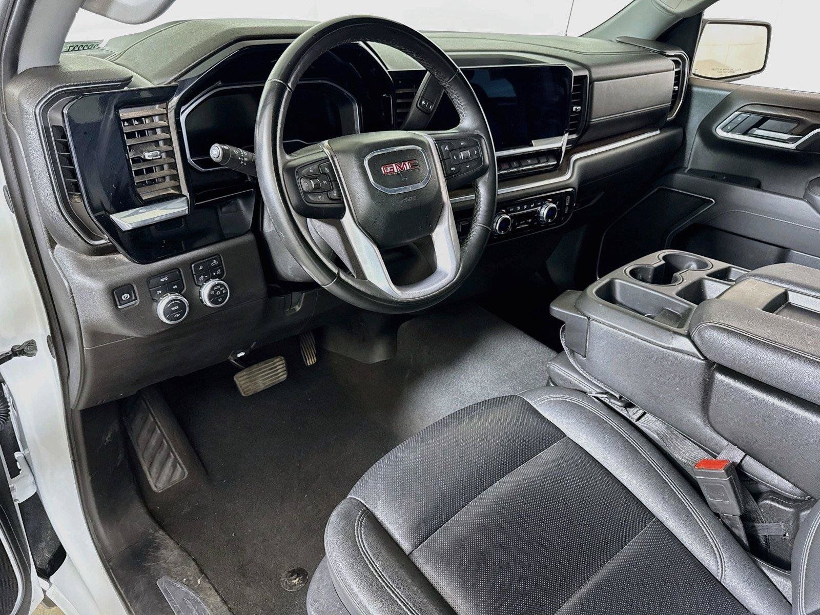 Used 2025 GMC Sierra 1500 SLT AWD/4WD image 7