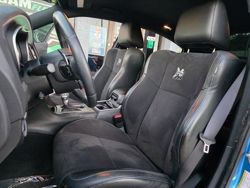 Used 2016 Dodge Charger R/T Scat Pack w/ Technology Group image 19