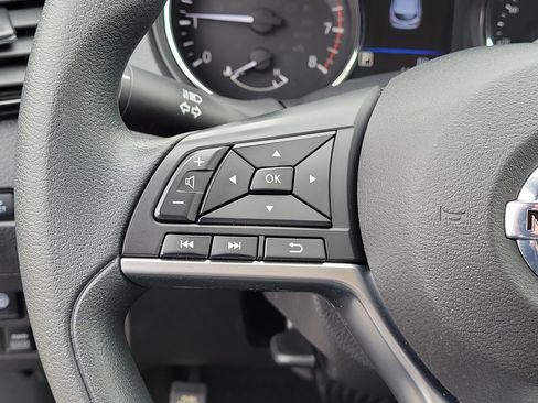 Used 2022 Nissan Rogue Sport S image 22