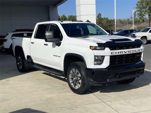 Used 2023 Chevrolet Silverado 2500 Custom w/ Custom Value Package image 4
