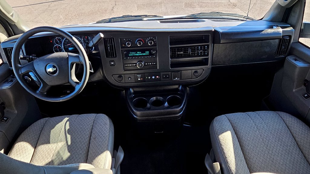 Used 2025 Chevrolet Express 3500 LT w/ LT Preferred Equipment Group RWD image 5