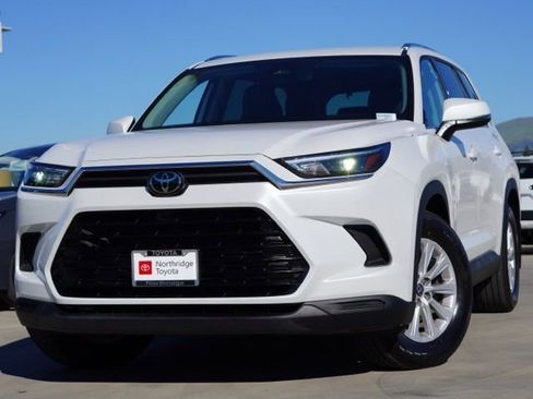 Certified 2024 Toyota Grand Highlander XLE image 1