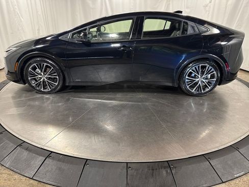 Used 2024 Toyota Prius XLE image 6