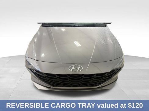 Used 2023 Hyundai Elantra SE FWD image 4