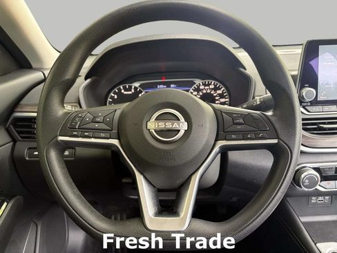 Used 2023 Nissan Altima 2.5 SV AWD/4WD image 8