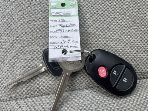 Used 2013 Toyota Sienna L image 34