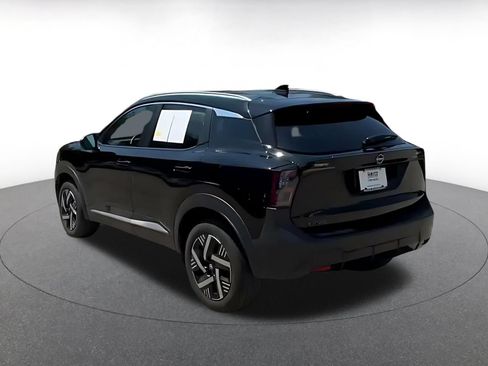 Used 2026 Nissan Kicks SV w/ Cold Weather Package FWD image 9