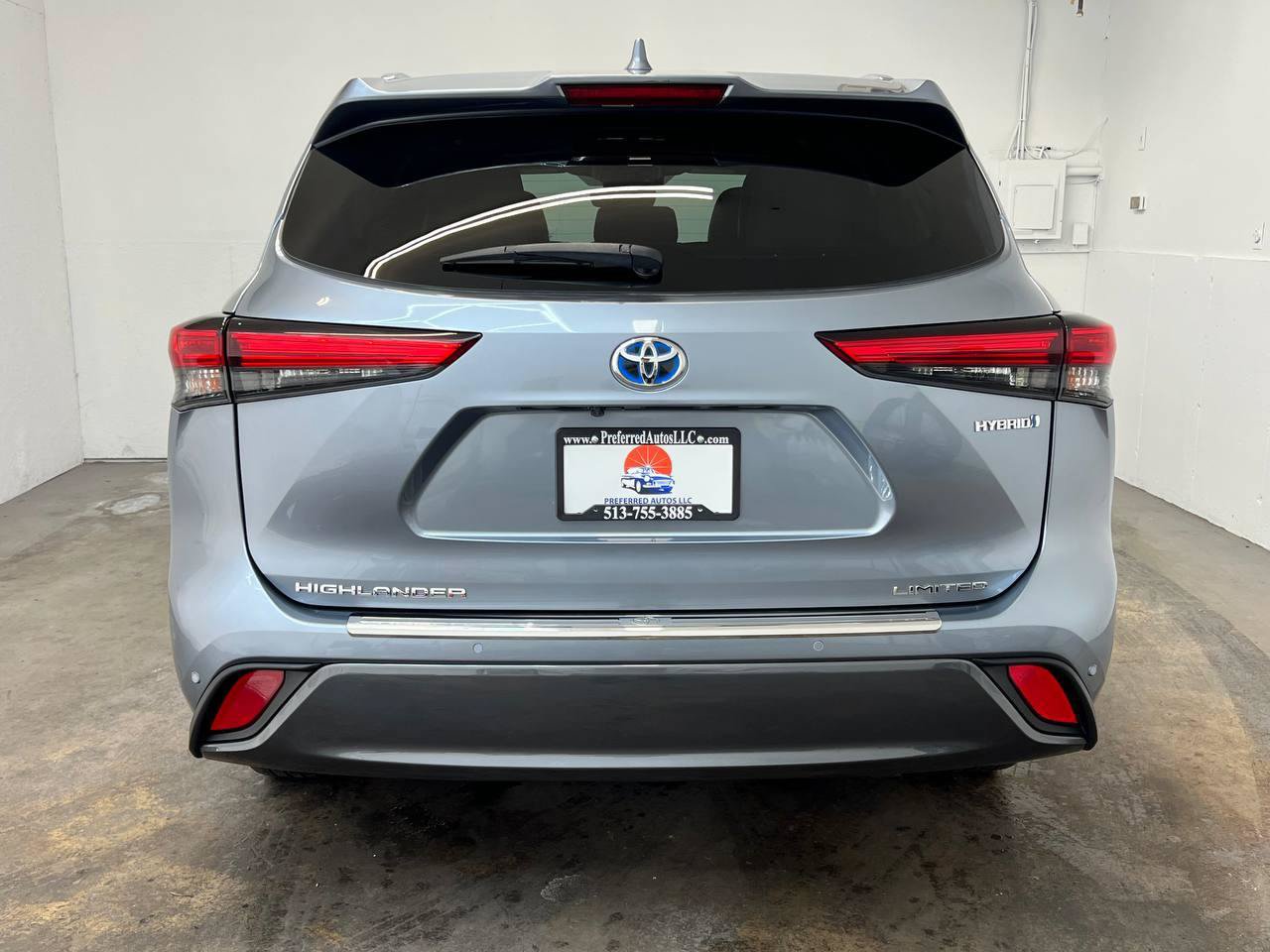 Used 2021 Toyota Highlander Limited AWD/4WD image 3