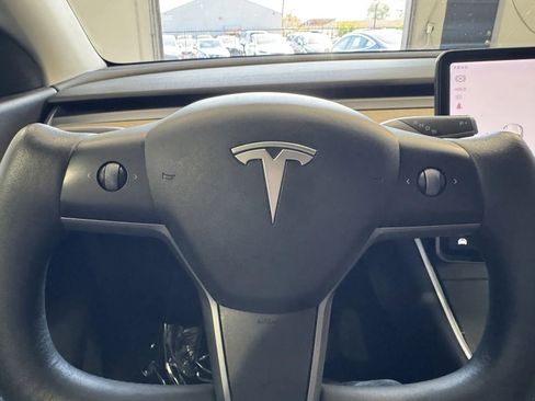 Used 2021 Tesla Model Y Long Range image 23