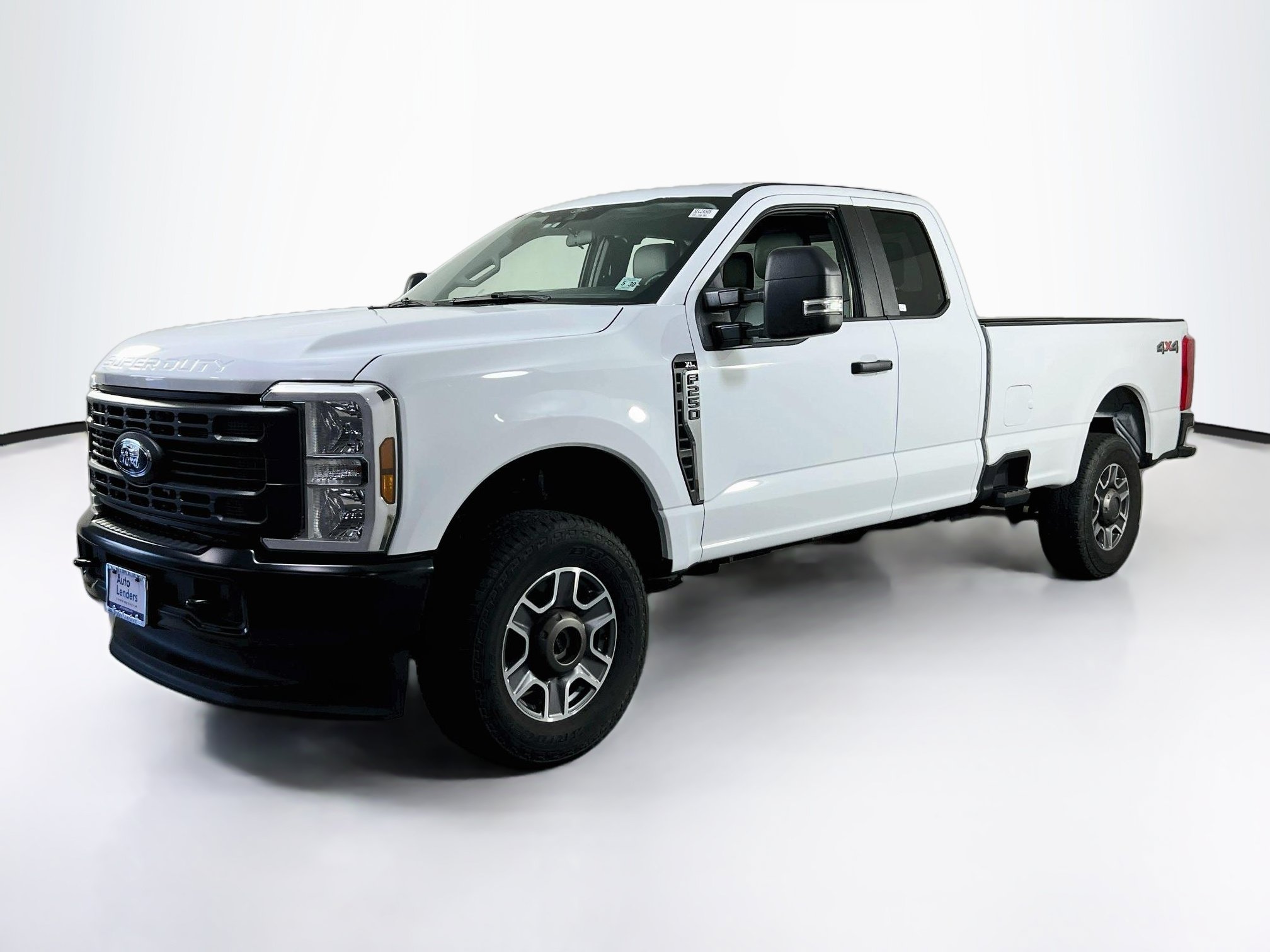 Used 2025 Ford F250 XL w/ F-250 >10K GVWR Package AWD/4WD image 1