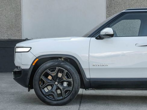 Used 2024 Rivian R1S Adventure AWD/4WD image 20
