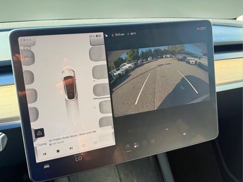 Used 2022 Tesla Model Y Performance AWD/4WD image 25