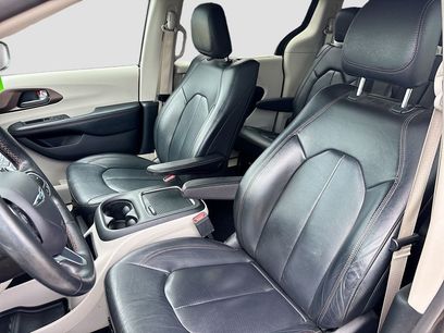 Used 2019 Chrysler Pacifica Touring-L Plus w/ Advanced Safetytec Group