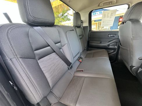 Used 2022 Nissan Frontier SV image 15