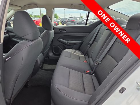 Used 2025 Nissan Altima 2.5 SV FWD image 10