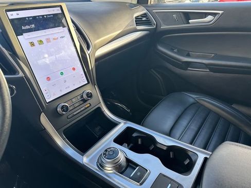 Used 2024 Ford Edge SEL image 17