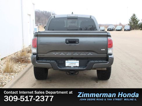 Used 2022 Toyota Tacoma TRD Off-Road image 5