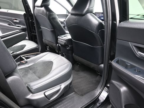 Used 2024 Toyota Grand Highlander MAX Platinum image 23