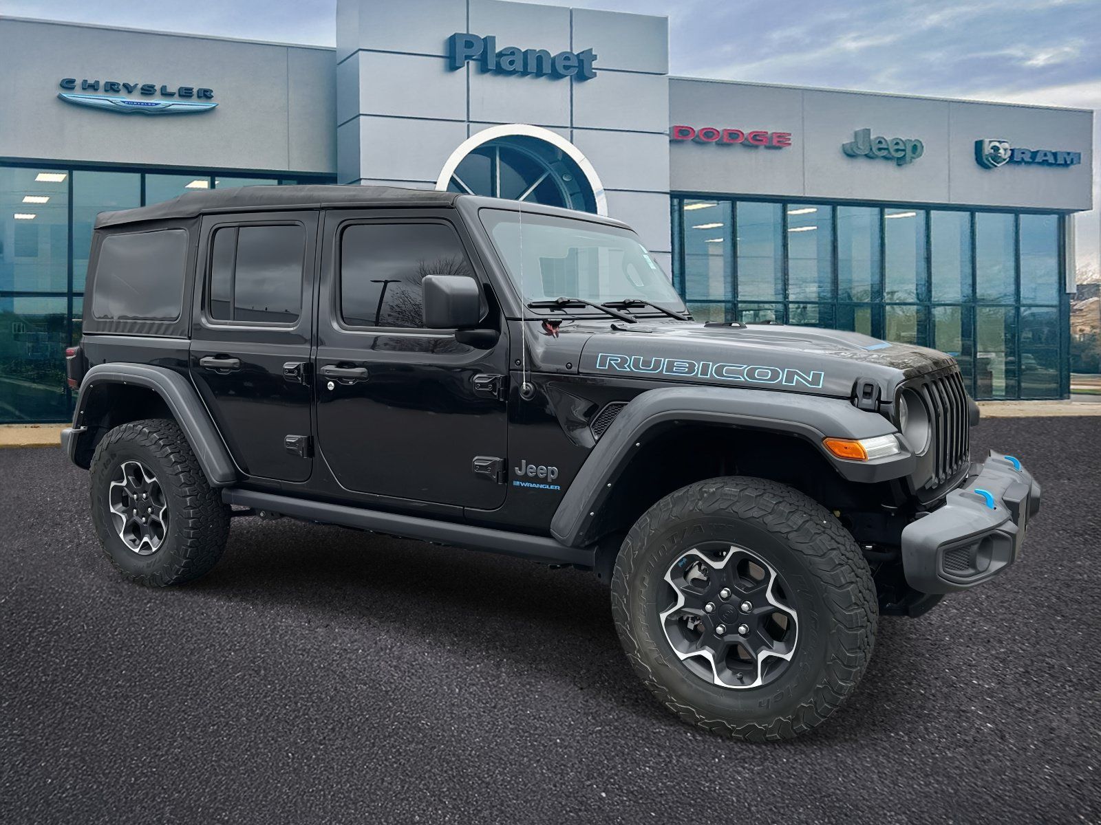 Used 2023 Jeep Wrangler Unlimited Rubicon 4xe AWD/4WD image 1