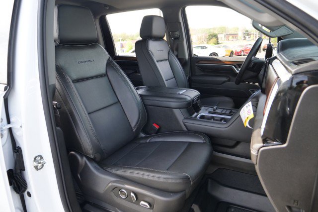 Used 2026 GMC Sierra 3500 Denali w/ Denali Reserve Package AWD/4WD image 38