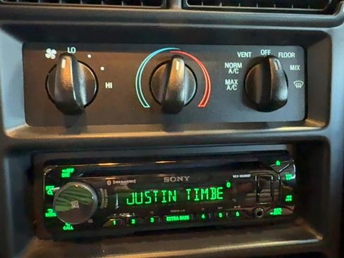 Used 1995 Ford Mustang GT image 22