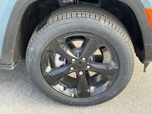 New 2026 Jeep Grand Cherokee Limited image 11