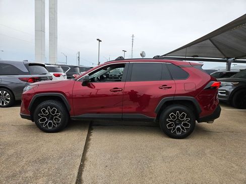 Used 2020 Toyota RAV4 LE image 8