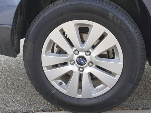 Used 2018 Subaru Outback 2.5i Premium image 5