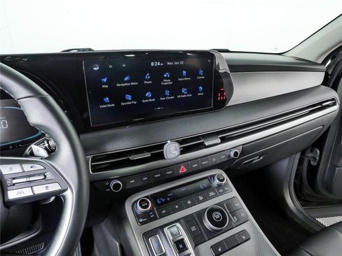 Used 2024 Hyundai Palisade SEL FWD image 12