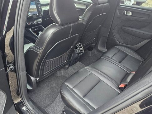 Certified 2025 Volvo XC40 B5 Plus image 14