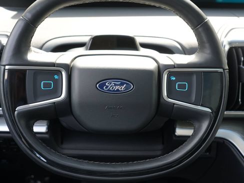 Used 2025 Ford Expedition Platinum w/ Driver's Package AWD/4WD image 23
