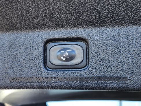 Used 2017 Ford Explorer XLT w/ Equipment Group 202A image 31