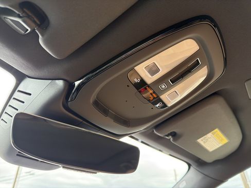 Used 2023 Volvo XC60 T8 Ultimate w/ Climate Package image 45