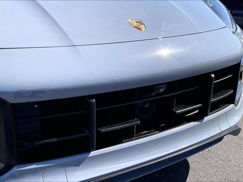 Used 2022 Porsche Cayenne Turbo GT AWD/4WD image 32