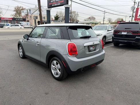 Used 2014 MINI Cooper 2-Door Hardtop image 4