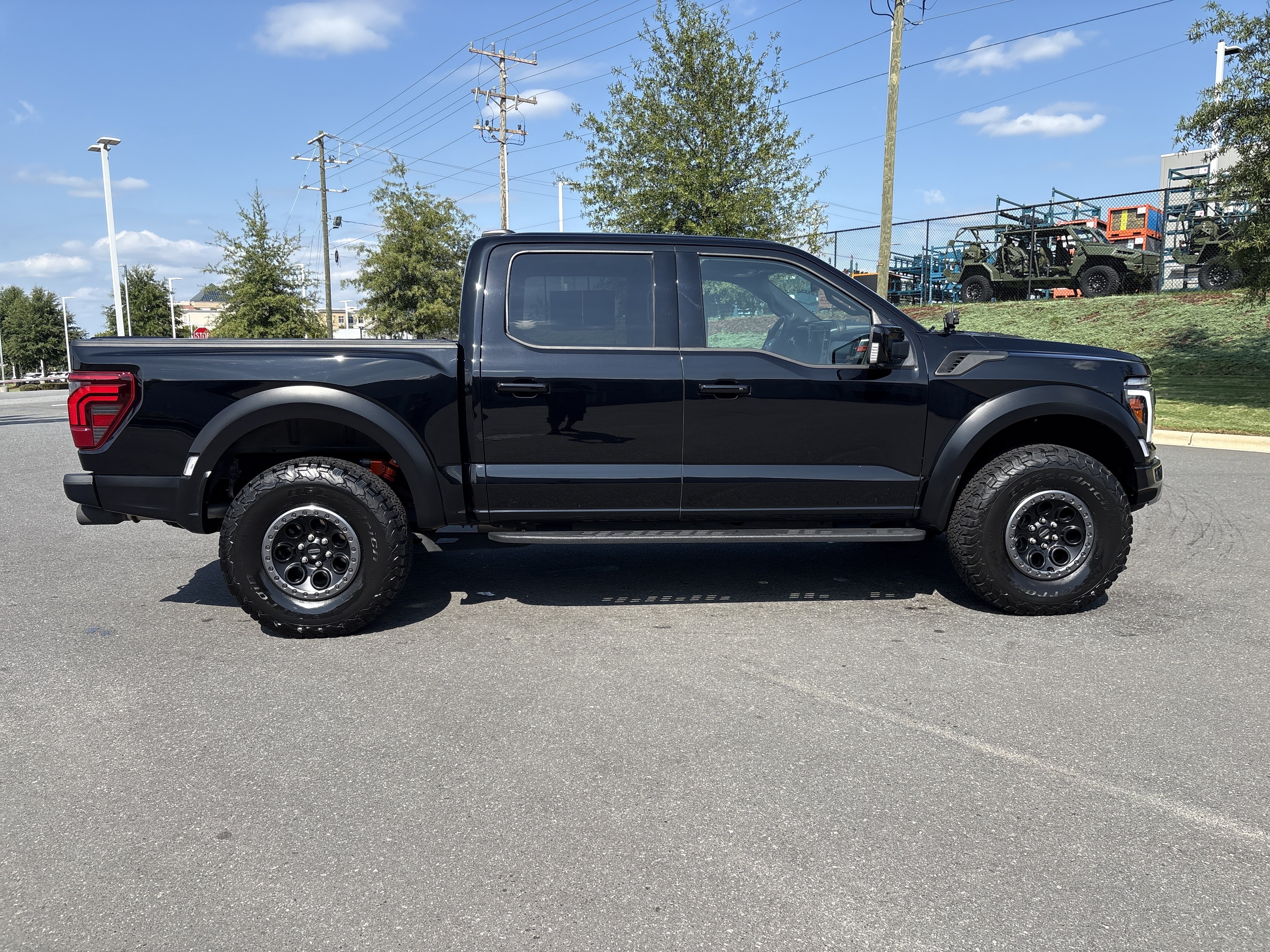 Used 2024 Ford F150 Raptor AWD/4WD image 10
