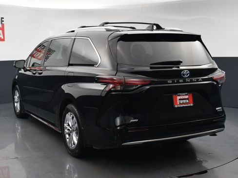 Used 2024 Toyota Sienna Limited AWD/4WD image 3