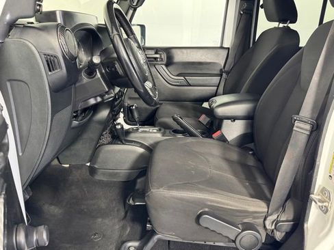 Used 2018 Jeep Wrangler Unlimited Sport AWD/4WD image 34